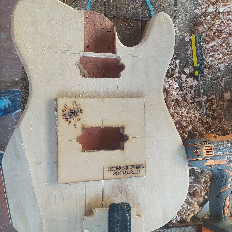 Fotografía guitarra modelo Custom Teleca de ED Guitars