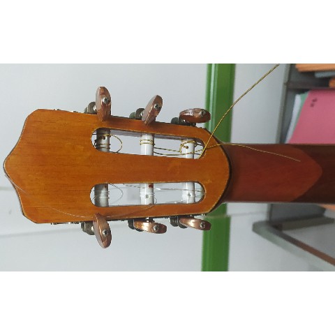 Fotografía reparación de guitarra clásica por ED Guitars